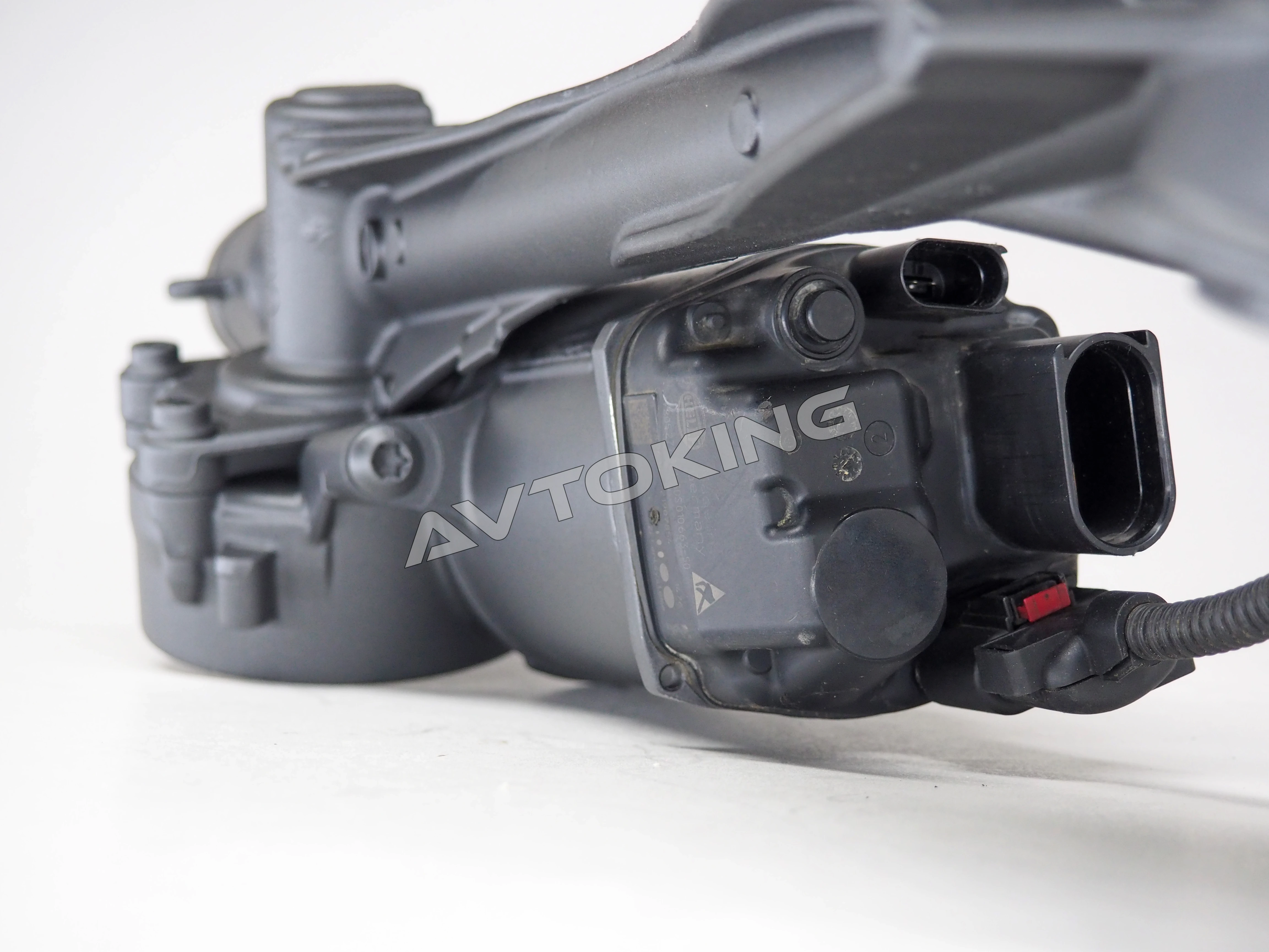 0195f3fa-f5bc-7346-985b-a555912a19df